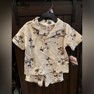 Set of short and shirt.